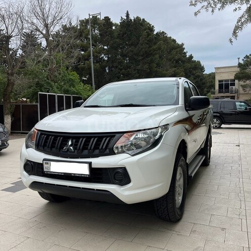 Mitsubishi L200 2016, 130,000 km - 2.5 l - Bakı