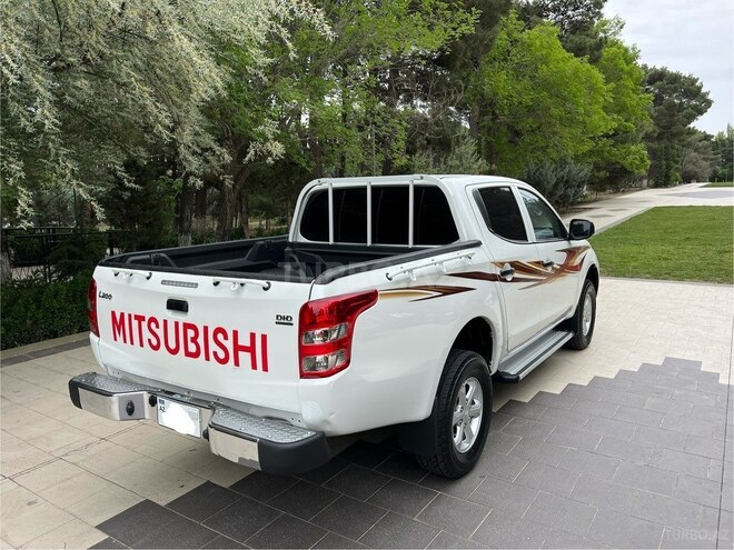 Mitsubishi L200 2016, 130,000 km - 2.5 l - Bakı