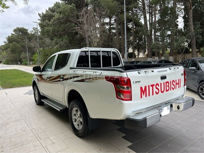 Mitsubishi L200 2016, 130,000 km - 2.5 l - Bakı
