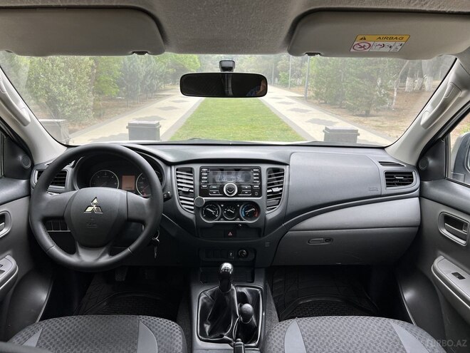 Mitsubishi L200 2016, 130,000 km - 2.5 l - Bakı