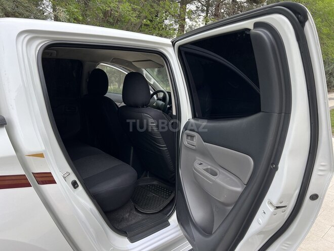 Mitsubishi L200 2016, 130,000 km - 2.5 l - Bakı