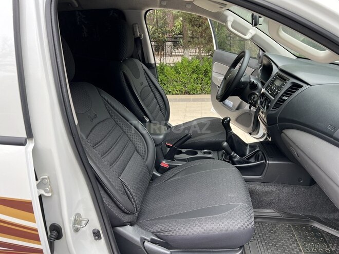 Mitsubishi L200 2016, 130,000 km - 2.5 l - Bakı