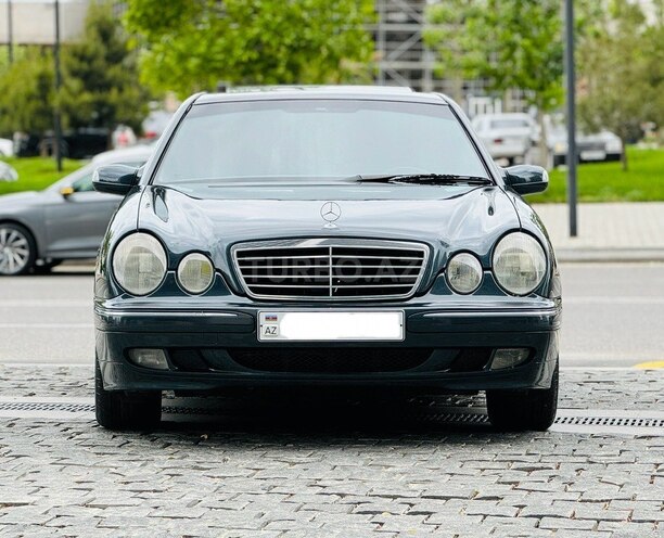 Mercedes E 240