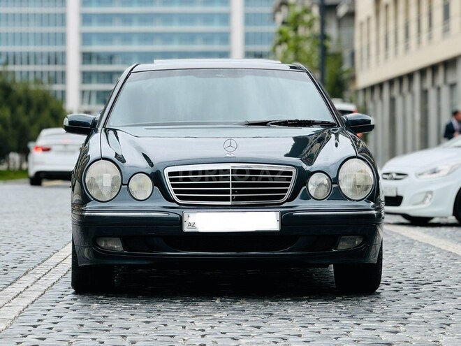 Mercedes E 240 2001, 292,000 km - 2.6 l - Bakı