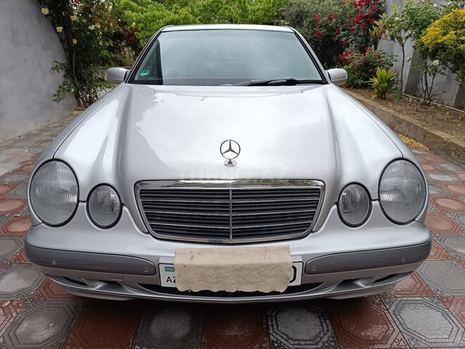 Mercedes E 240 1999, 268,000 km - 2.6 л - Xırdalan