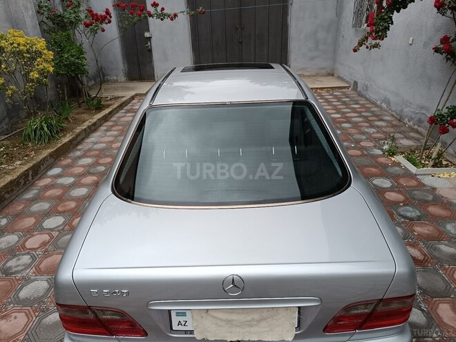 Mercedes E 240 1999, 268,000 km - 2.6 л - Xırdalan