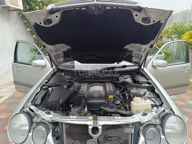 Mercedes E 240 1999, 268,000 km - 2.6 л - Xırdalan
