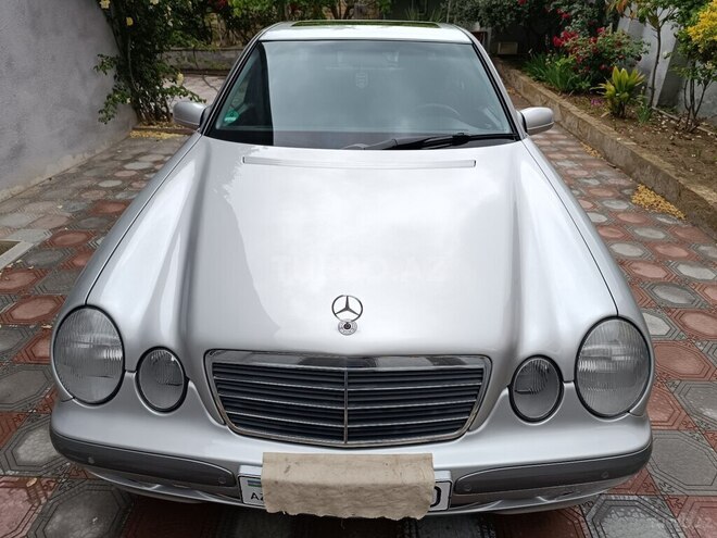 Mercedes E 240 1999, 268,000 km - 2.6 л - Xırdalan
