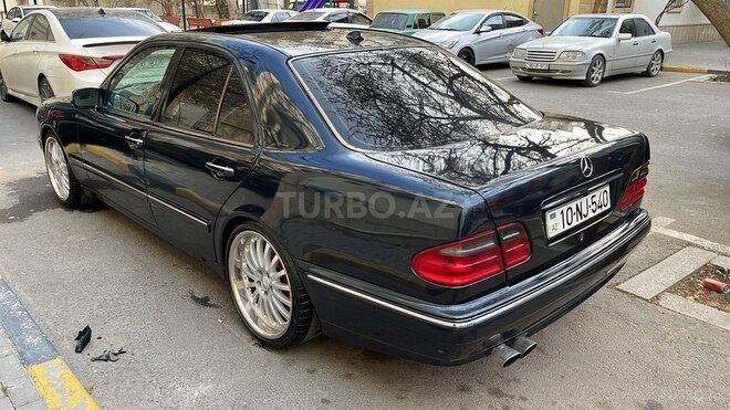 Mercedes E 240 2000, 335,000 km - 2.4 l - Bakı