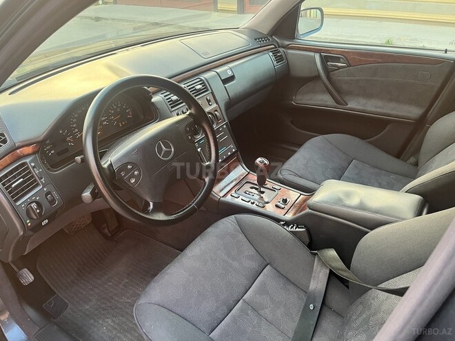 Mercedes E 240 2000, 335,000 km - 2.4 l - Bakı