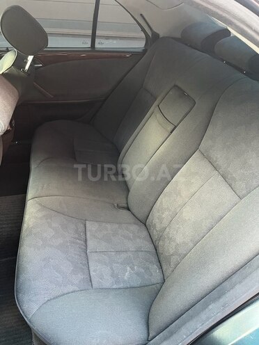 Mercedes E 240 2000, 335,000 km - 2.4 l - Bakı