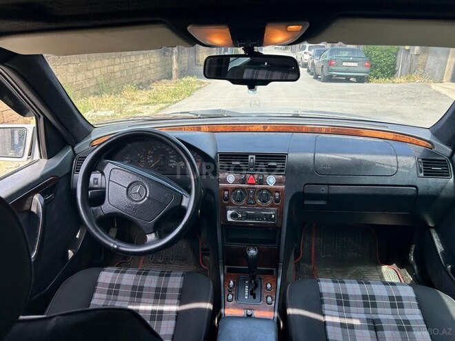 Mercedes C 250 1996, 698,000 km - 2.5 l - Xırdalan