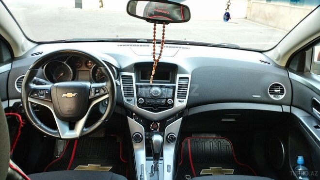 Chevrolet Cruze 2011, 145,300 km - 1.4 л - Qax
