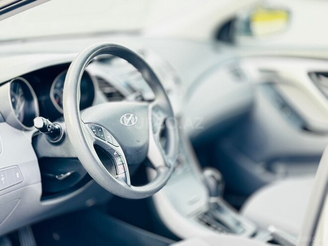 Hyundai Elantra 2015, 96,700 km - 1.8 l - Bakı
