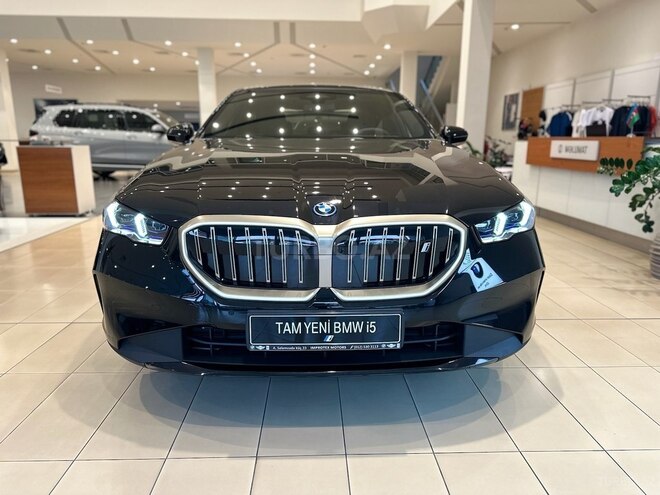 BMW i5