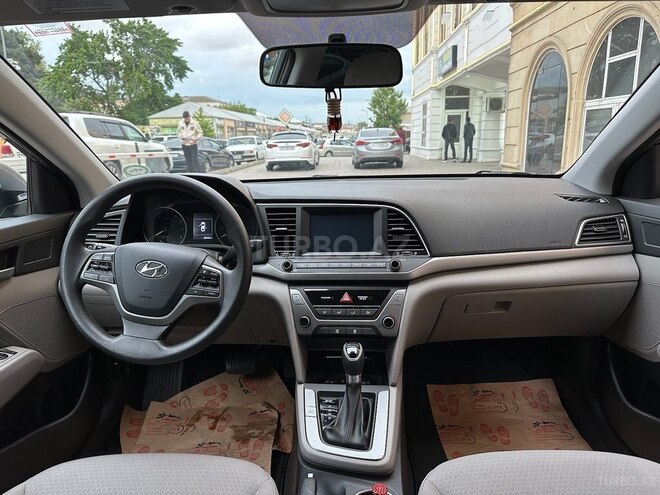 Hyundai Elantra 2018, 26,500 km - 2.0 l - Bakı