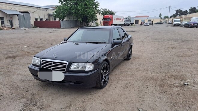 Mercedes C 240 1999, 235,000 km - 2.4 л - Tovuz