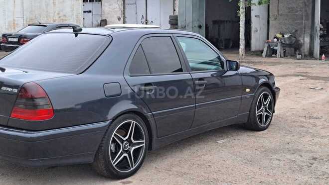Mercedes C 240 1999, 235,000 km - 2.4 л - Tovuz