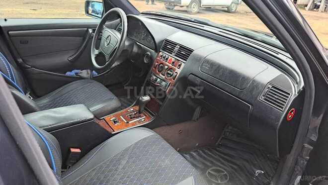 Mercedes C 240 1999, 235,000 km - 2.4 л - Tovuz