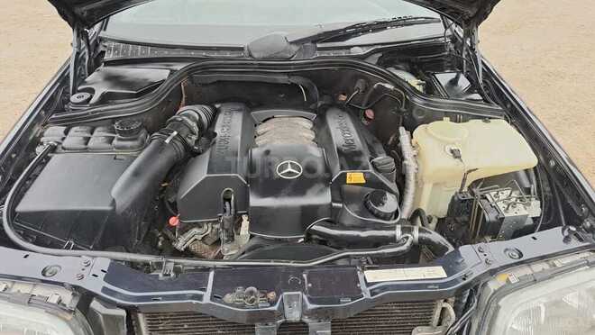 Mercedes C 240 1999, 235,000 km - 2.4 л - Tovuz
