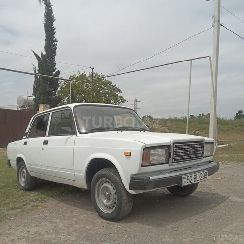 LADA (VAZ) 2107 2004, 99,000 km - 1.6 l - Salyan