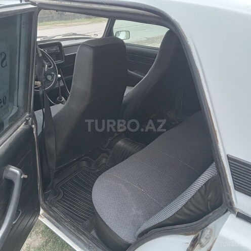 LADA (VAZ) 2107 2004, 99,000 km - 1.6 l - Salyan
