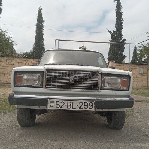 LADA (VAZ) 2107 2004, 99,000 km - 1.6 l - Salyan