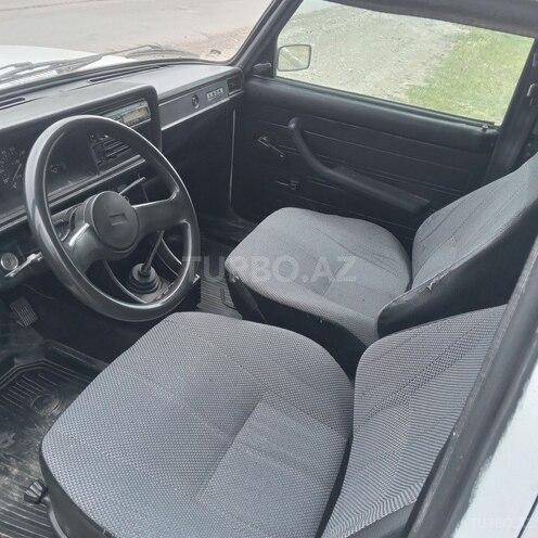 LADA (VAZ) 2107 2004, 99,000 km - 1.6 l - Salyan