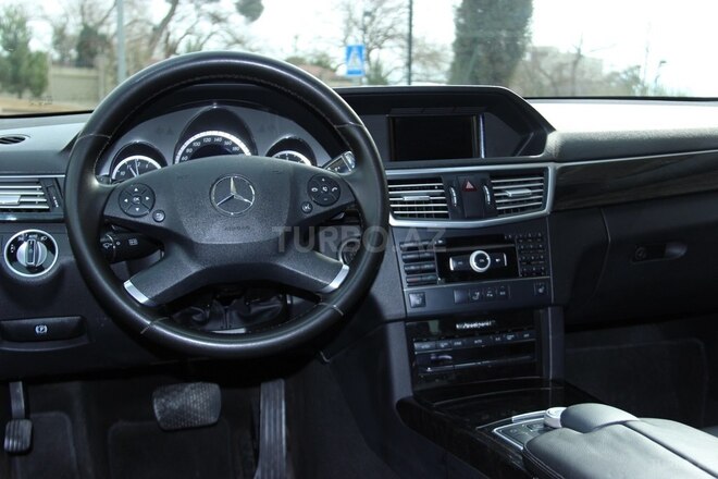 Mercedes E 220 d 2011, 322,000 km - 2.2 l - Bakı