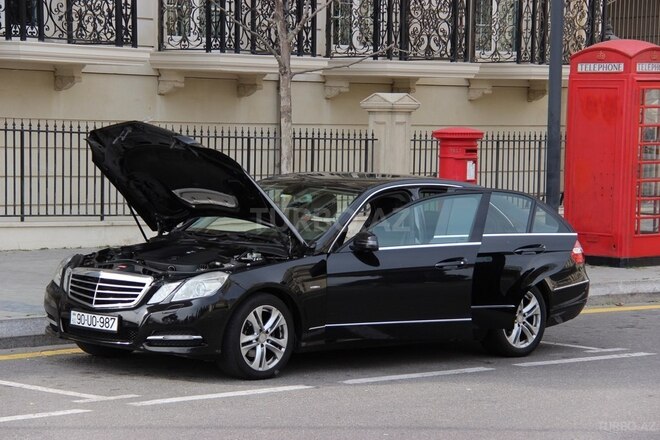 Mercedes E 220 d 2011, 322,000 km - 2.2 l - Bakı