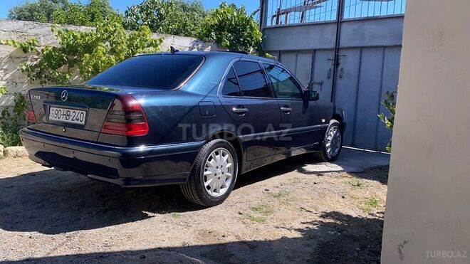 Mercedes C 240 1999, 400,000 km - 2.4 l - Şəki
