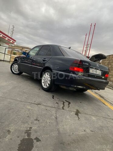 Mercedes C 240 1999, 400,000 km - 2.4 l - Şəki