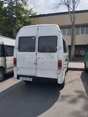 Mercedes 208 D 1991, 666,666 km - 2.4 l - Mingəçevir