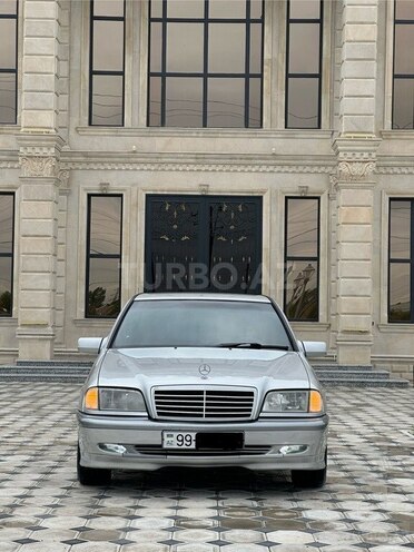 Mercedes C 200 1999, 260,341 km - 2.0 l - Saatlı