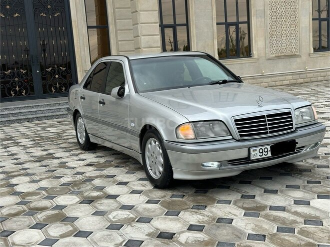 Mercedes C 200 1999, 260,341 km - 2.0 l - Saatlı