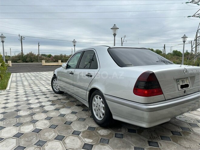Mercedes C 200 1999, 260,341 km - 2.0 l - Saatlı