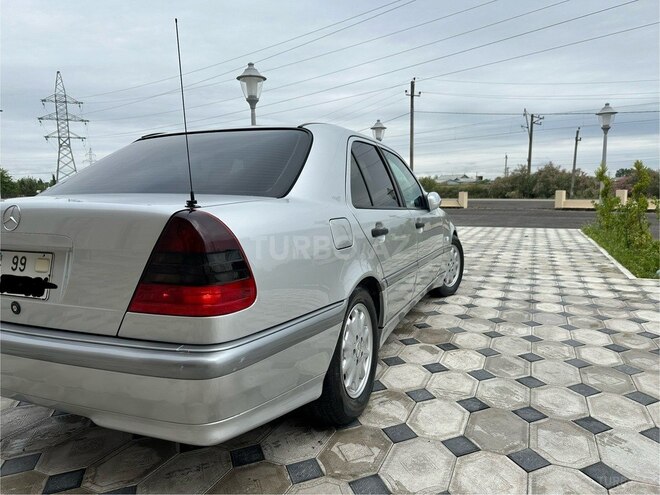 Mercedes C 200 1999, 260,341 km - 2.0 l - Saatlı
