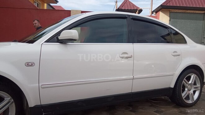 Volkswagen Passat 2003, 330,000 km - 1.8 л - Bakı