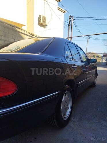 Mercedes E 240 1998, 331,000 km - 2.4 l - Bakı