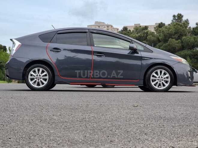 Toyota Prius 2011, 240,000 km - 1.8 л - Bakı