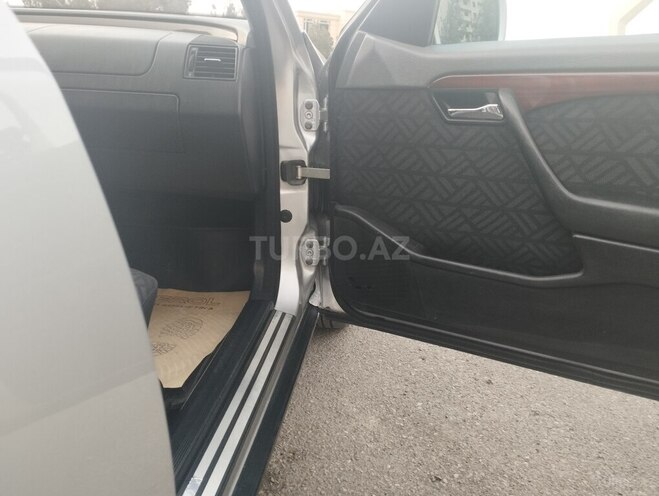 Mercedes C 180 1995, 196,000 km - 1.8 l - Gəncə