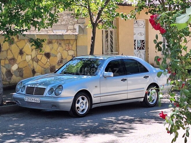 Mercedes E 200 1997, 310,000 km - 2.0 l - Tovuz