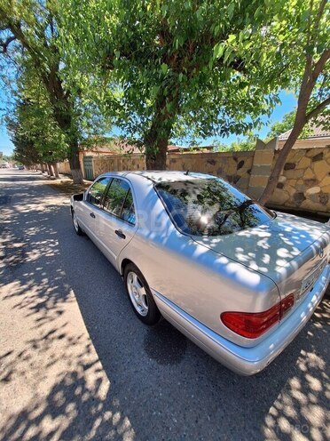 Mercedes E 200 1997, 310,000 km - 2.0 l - Tovuz
