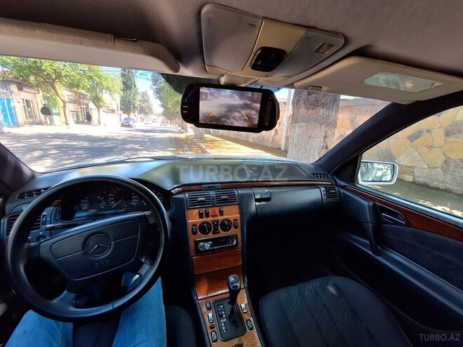 Mercedes E 200 1997, 310,000 km - 2.0 l - Tovuz
