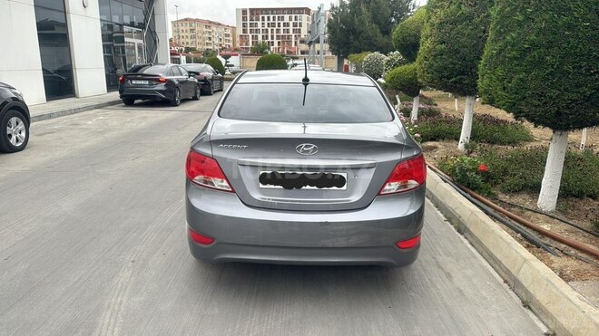Hyundai Accent 2015, 129,000 km - 1.6 л - Bakı