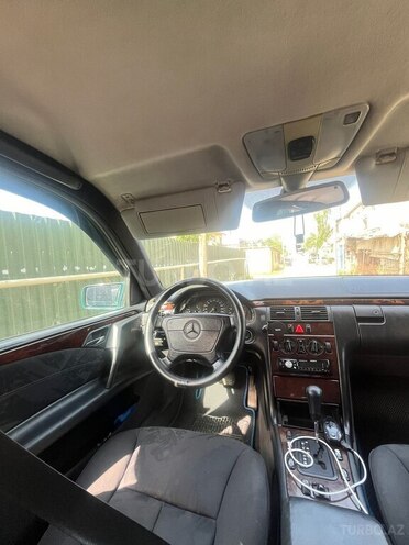 Mercedes E 230 1997, 320,504 km - 2.3 l - Bakı
