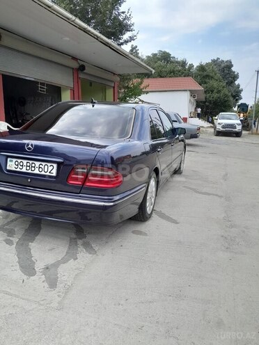 Mercedes E 220 d 2000, 433,000 km - 2.2 l - Masallı