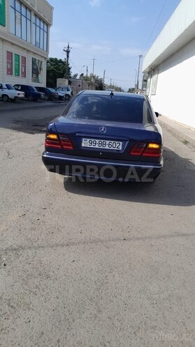 Mercedes E 220 d 2000, 433,000 km - 2.2 l - Masallı