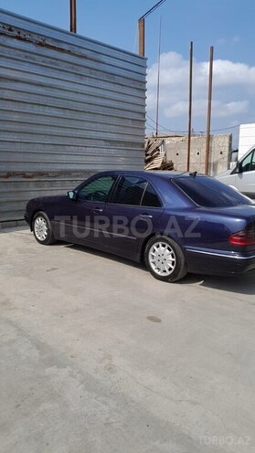 Mercedes E 220 d 2000, 433,000 km - 2.2 l - Masallı