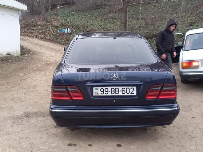 Mercedes E 220 d 2000, 433,000 km - 2.2 l - Masallı